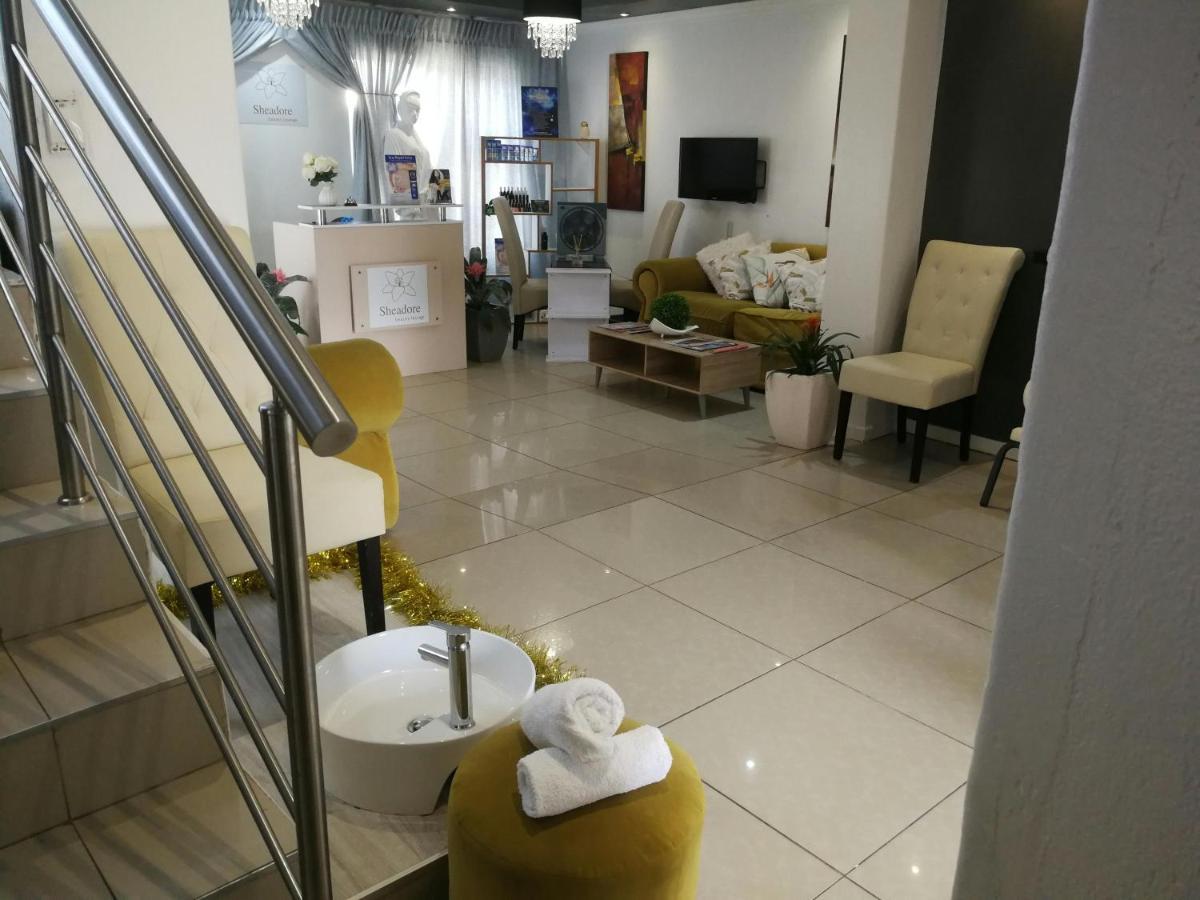 Sheadore Lodge And Beauty Spa Roodepoort Eksteriør bilde